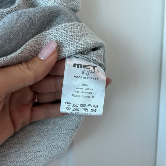 MET Jeans Gray Mini Skirt with Chain Detail & Asymmetric Hem – 100% Cotton - Picture 8 of 8